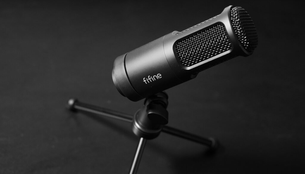 A picture of FIFINE K669D microphone